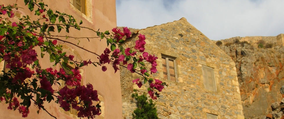 <h1>Events, Tours & Activities</h1><h3>Assist to cultural events and local festivals, explore the area around Monemvasia, and participate to our activities to learn more or just to have fun.</h3>